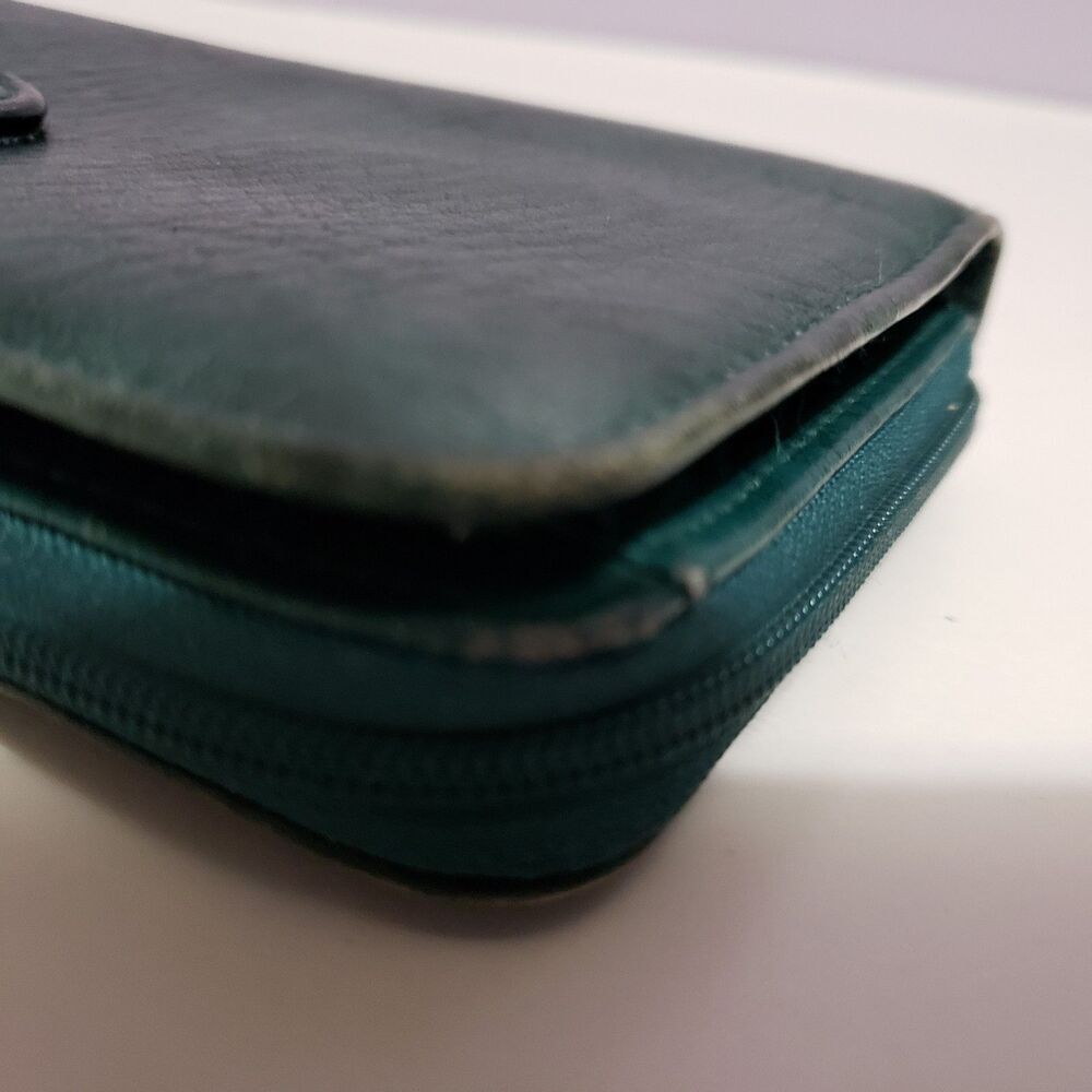 Buxton Genuine Leather Green Women's Zip Around Wallet 7"×4" - Picture 10 of 10